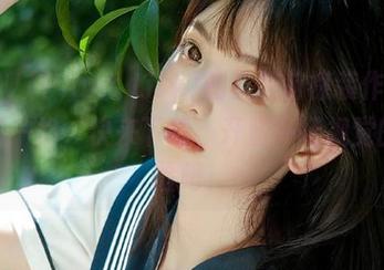 花リリ(Plant Lily)的乳胶前襟装作品，别具一格，快来下载，开启一场视觉的冒险吧！